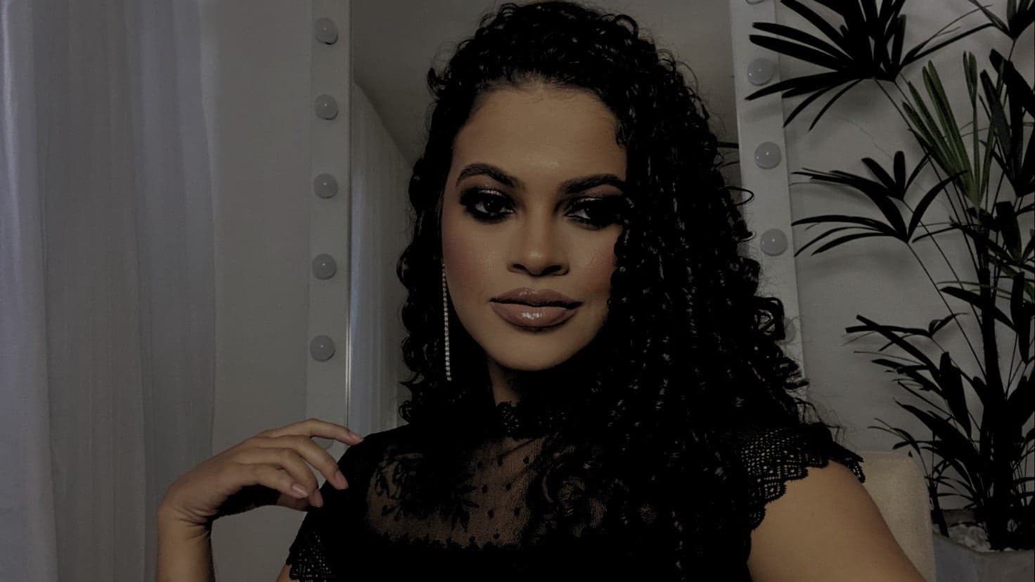 Isadora Carvalho — makeup artist