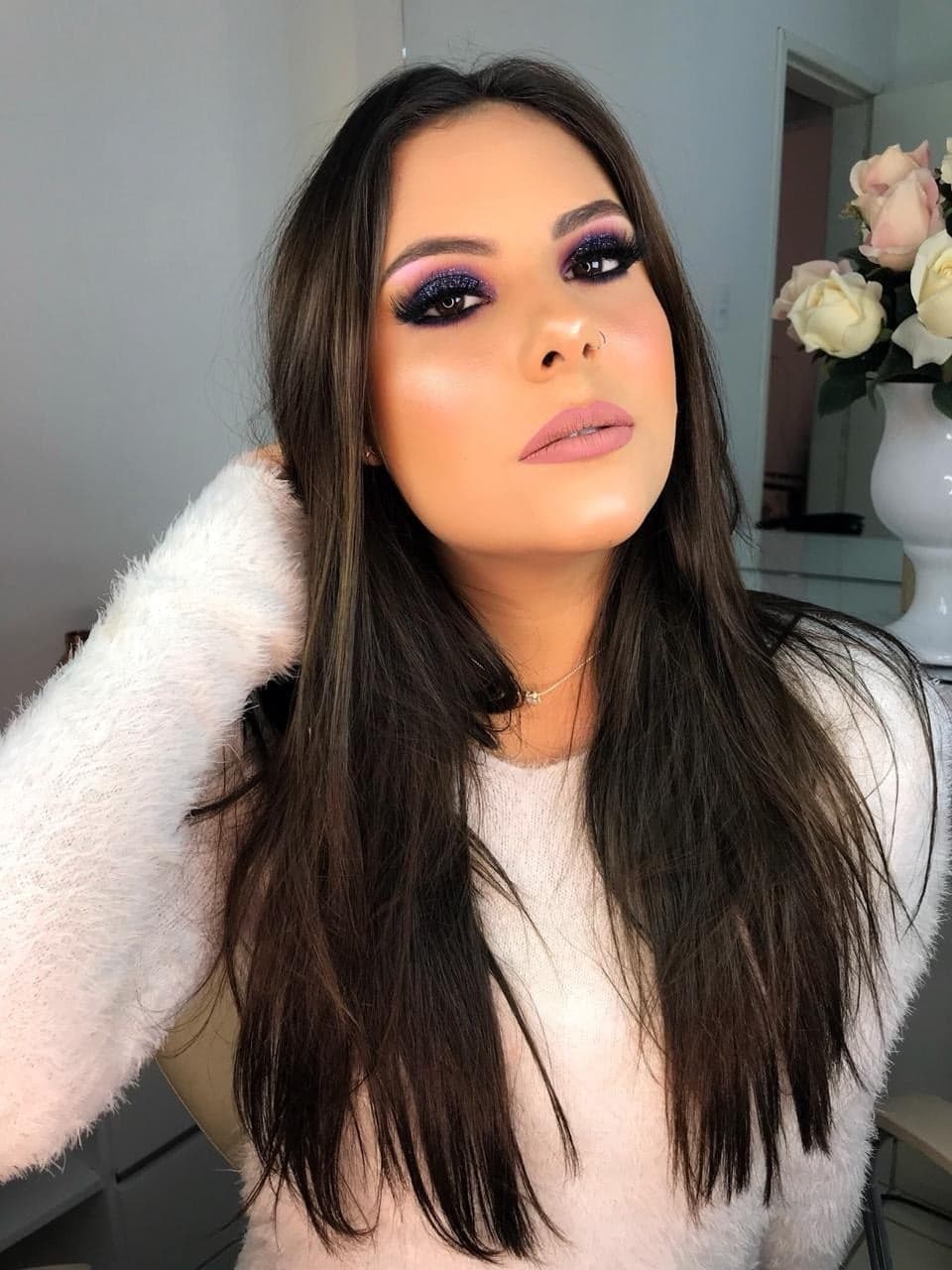 Full glam makeup look by Isadora Carvalho